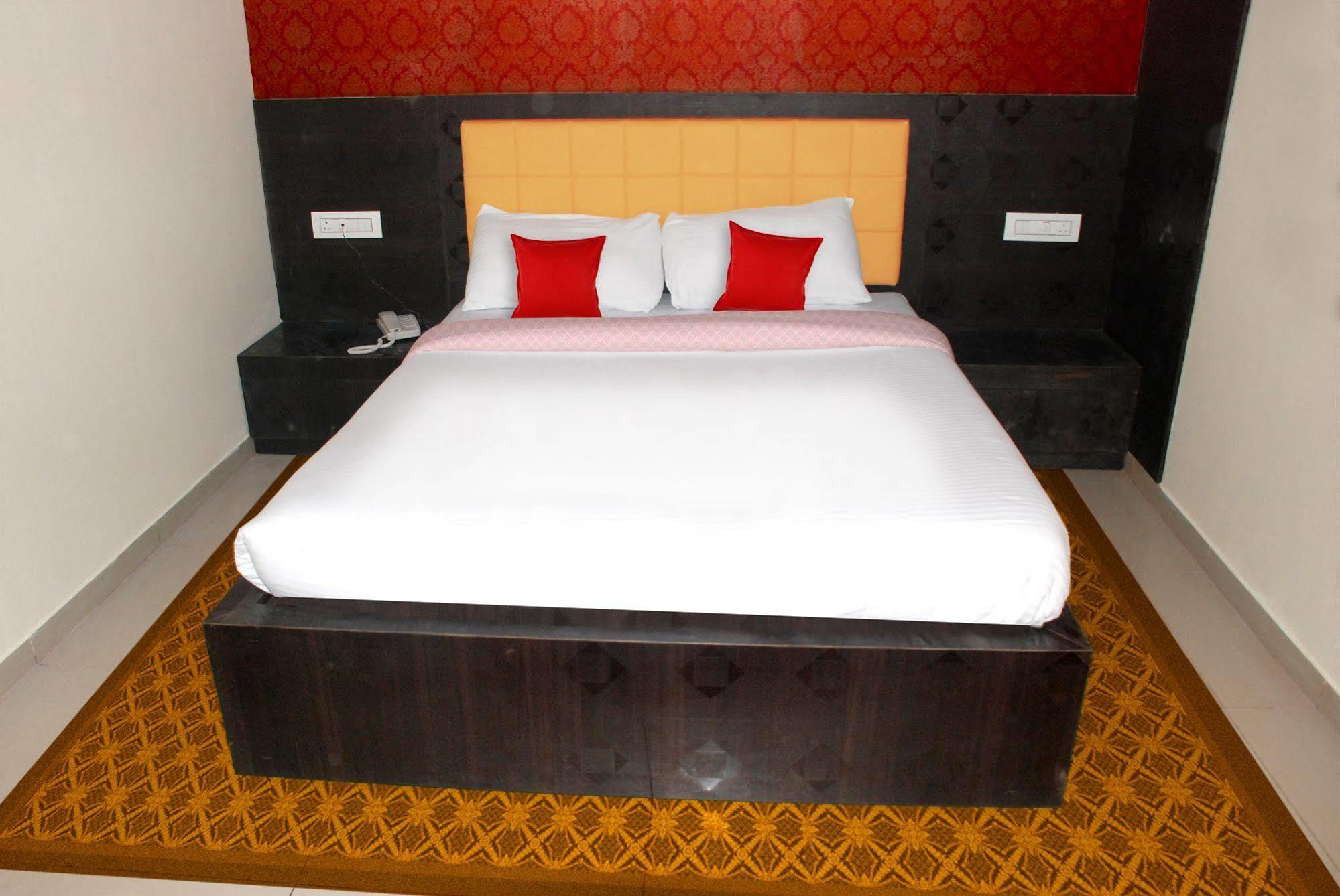 Fabexpress Adore Inn - Nr Mumbai International Airport Extérieur photo