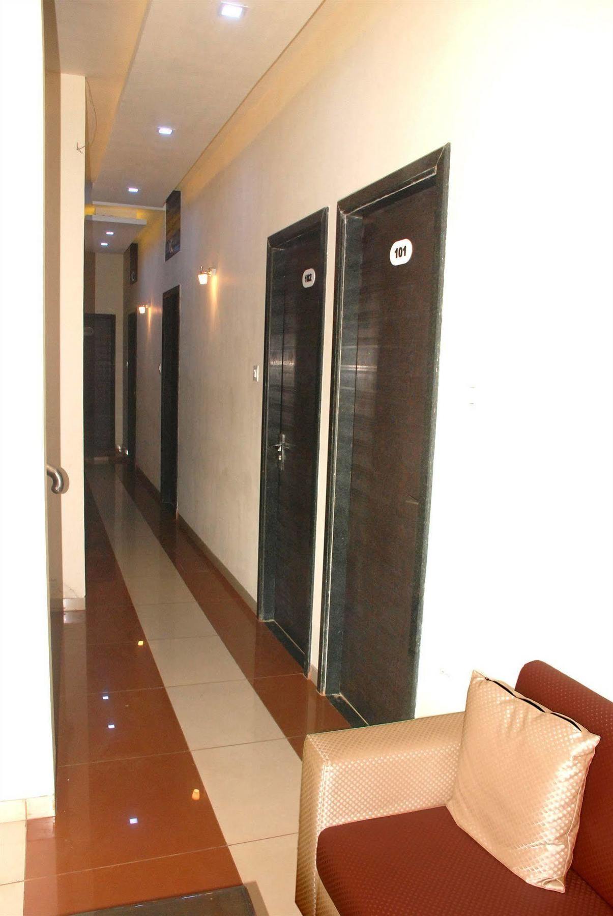 Fabexpress Adore Inn - Nr Mumbai International Airport Extérieur photo